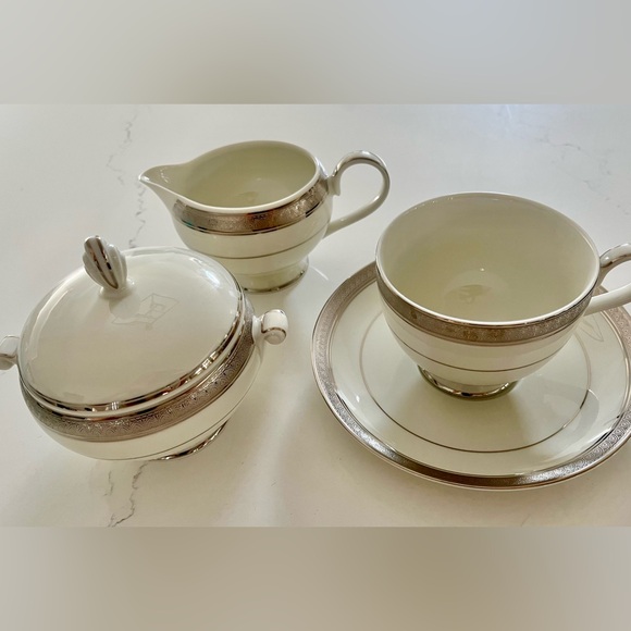 Mikasa Palatial Platinum Fine China Coffee/Tea Service for 8 - Picture 2 of 10